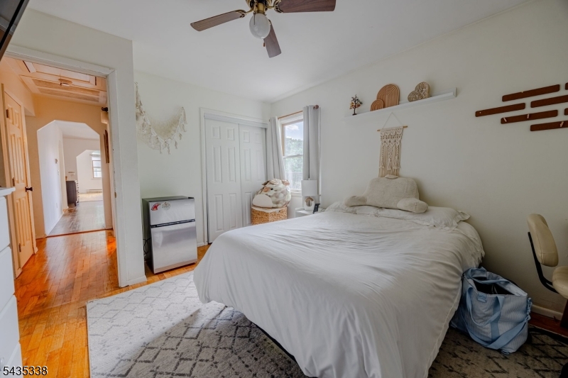 Barry Lakes - Residential