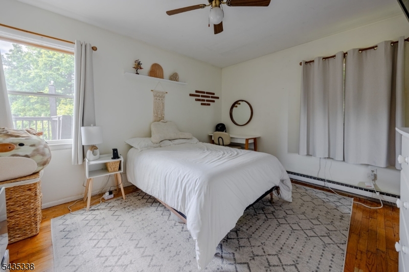 Barry Lakes - Residential