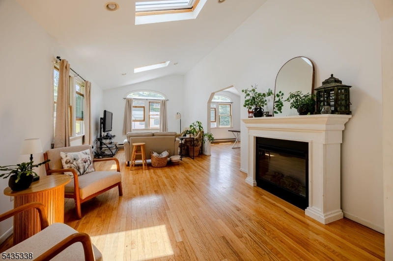 Barry Lakes - Residential