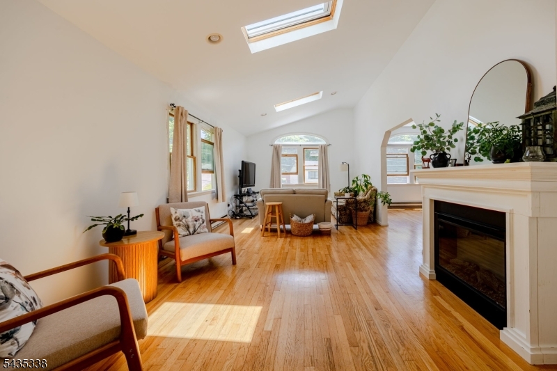 Barry Lakes - Residential