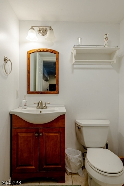 Barry Lakes - Residential