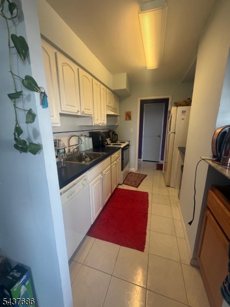 Harrison Towers - Residential Lease
