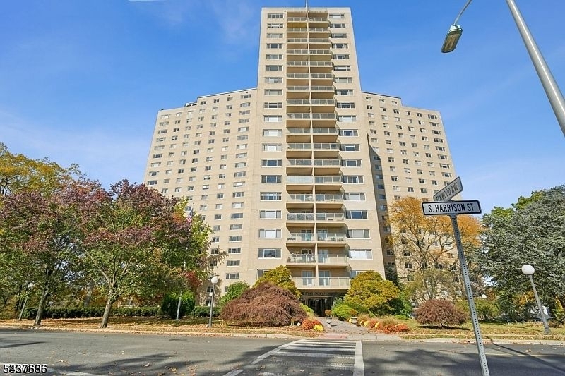 Harrison Towers - Residential Lease