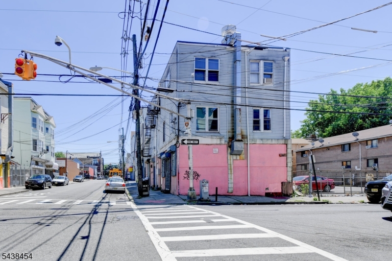FORTH WARD - Commercial Sale