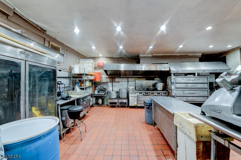 FORTH WARD - Commercial Sale
