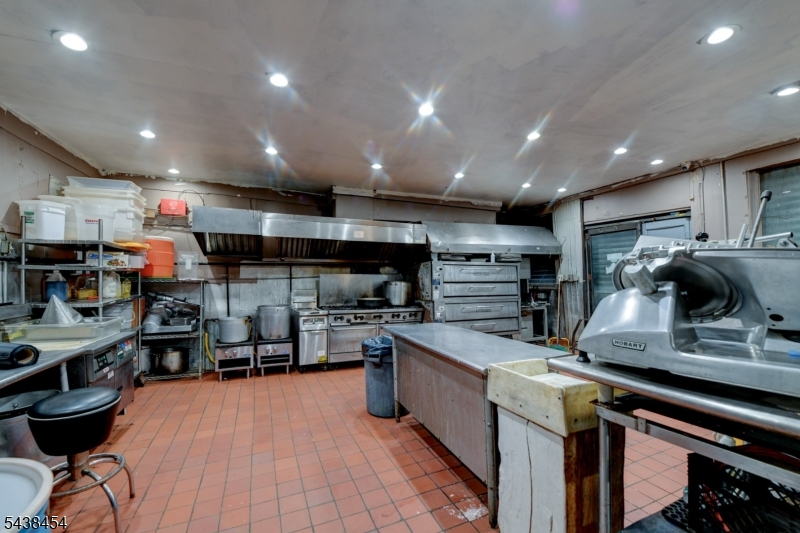 FORTH WARD - Commercial Sale