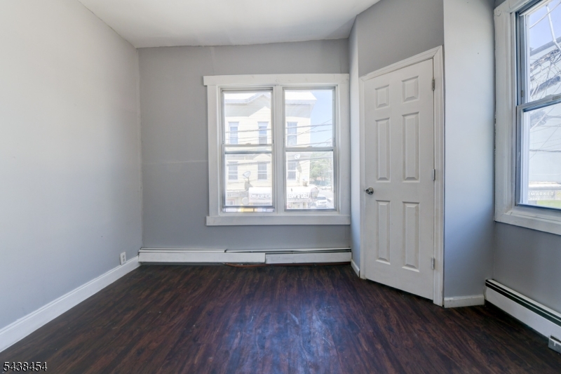 FORTH WARD - Commercial Sale