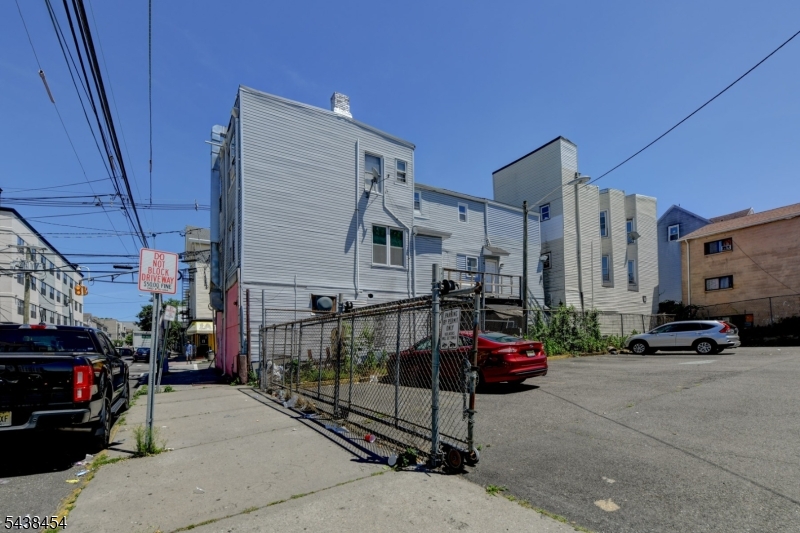 FORTH WARD - Commercial Sale