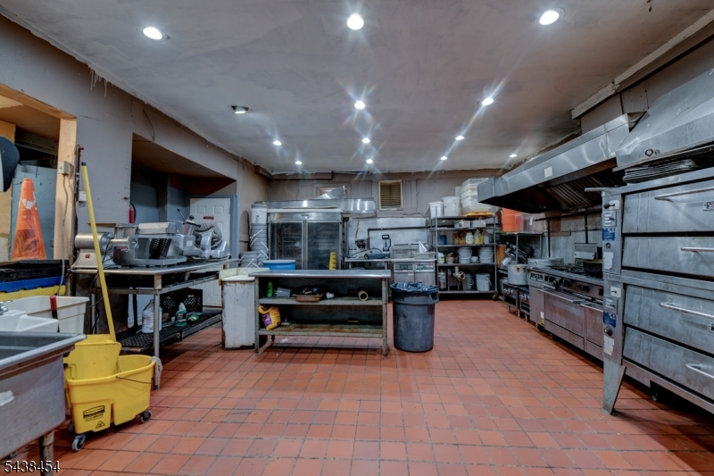 FORTH WARD - Commercial Sale