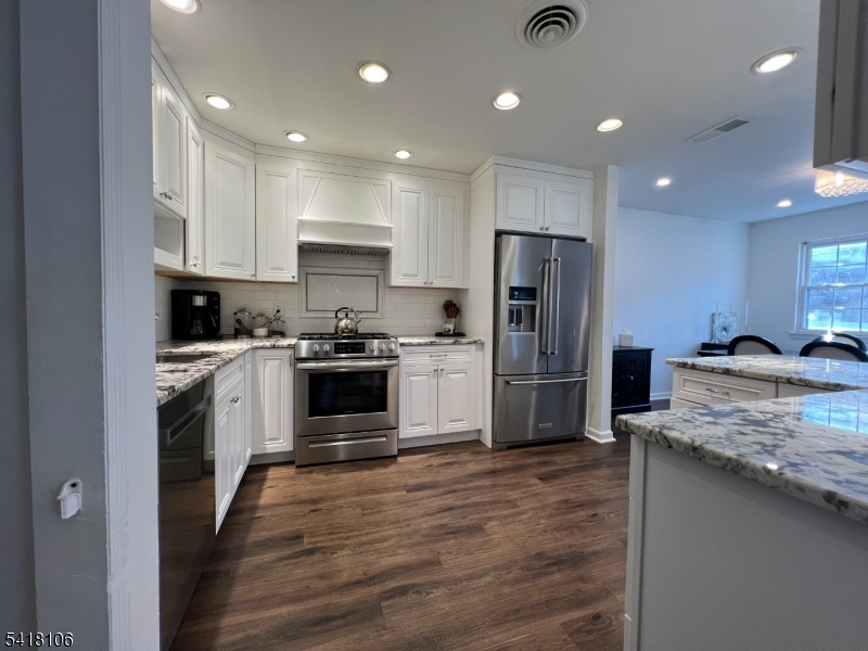 Pompton Mews Twnhouse Assoc - Residential