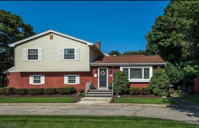 Pompton Mews Twnhouse Assoc - Residential