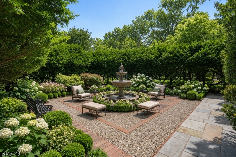 Llewellyn Park - Residential