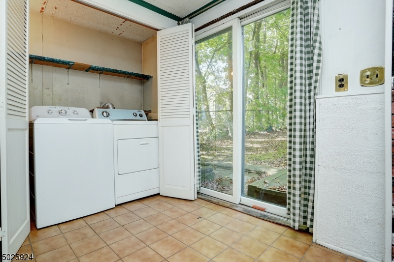 Lake Hiawatha - Residential