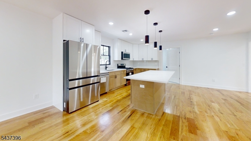5 POINTS- RP BOARDER - Residential Lease