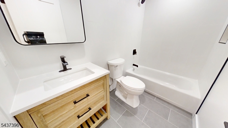 5 POINTS- RP BOARDER - Residential Lease