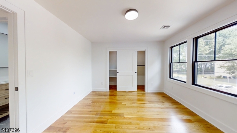 5 POINTS- RP BOARDER - Residential Lease