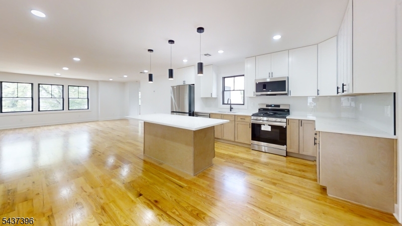 5 POINTS- RP BOARDER - Residential Lease