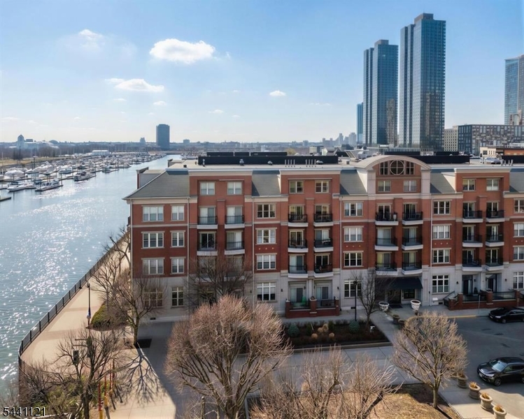 Pier House - Residential