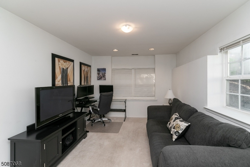 WHIPPANY - Residential