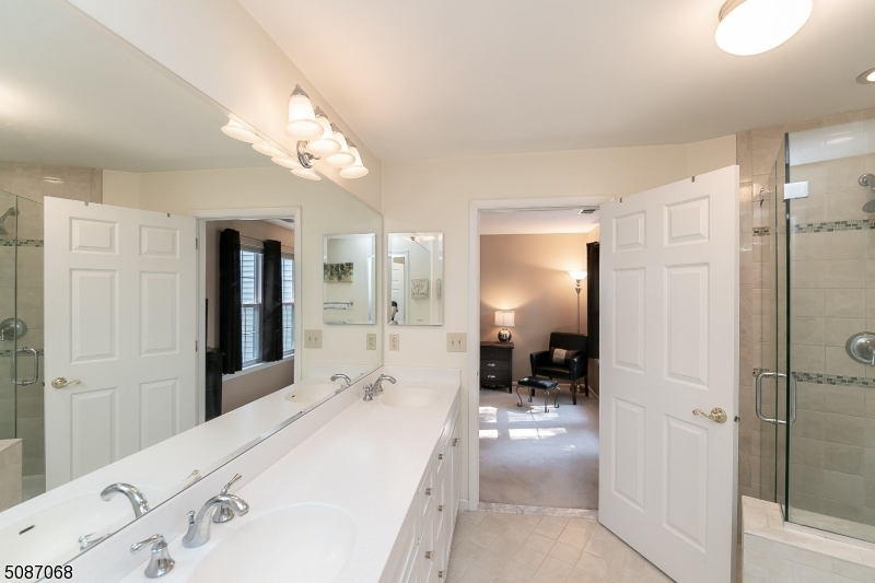 WHIPPANY - Residential
