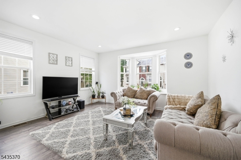 Cambridge Heights - Residential Lease