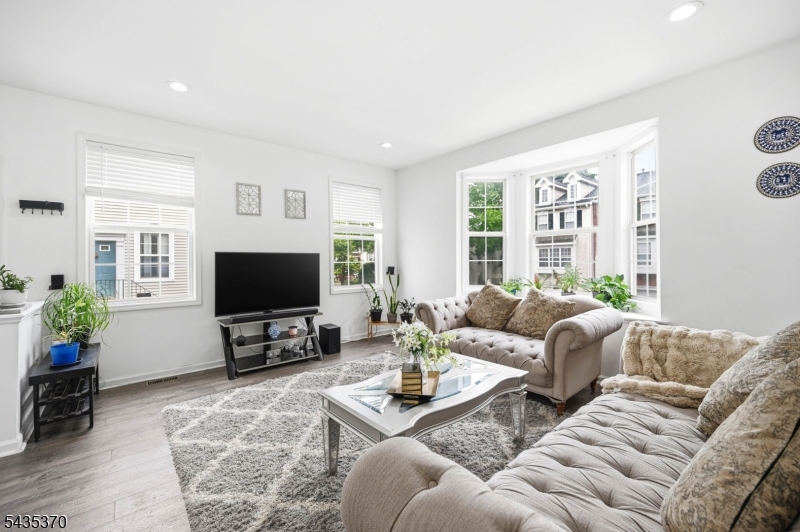 Cambridge Heights - Residential Lease