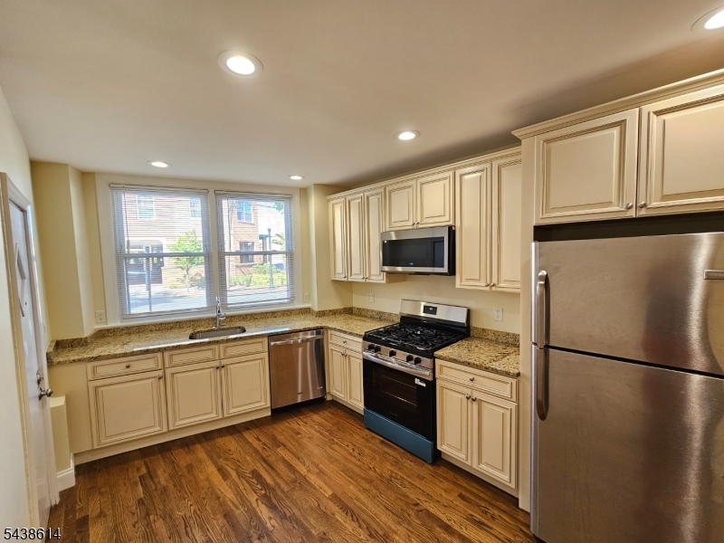 Great location close to all things downtown including the NJ Transit Train stop. Wonderful 1 BR on the first floor. HW Floors throughout, beautiful kitchen with new SS appliances and a great size bathroom. Large bedroom. Coin operated laundry available in basement of building.
