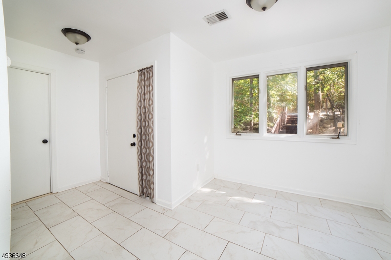 Hidden Valley - Residential Lease