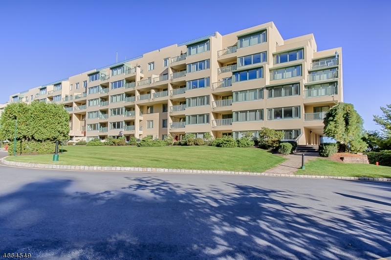 Powder Mill Heights is nestled atop Parsippany's Watnong Mountain in the Morris County Township of Morris Plains.  The 356 residence community boasts one and two story rental homes with one, two or three bedrooms that range in size from 1,100 to 2,660 square feet. Each apartment home features plush wall-to-wall carpeting, color-coordinated ceramic tile baths, whirlpool tubs, Kohler fixtures, Moen faucets, laundry room inside the units equipped with washers and dryers and individually controlled heat and central air. Most residences also offer private balconies to maximize the panoramic views. Onsite recreational amenities include a clubhouse with indoor swimming pool, state of the art health club, meeting room, adding to the luxurious lifestyle enjoyed by the residents of Powder Mill Heights. In addition, the community offers 24 hour security with intercoms and TV viewing systems between a doorman and each apartment. Dedicated garage parking space available for an additional $50 a month and two offered at $75 a month.