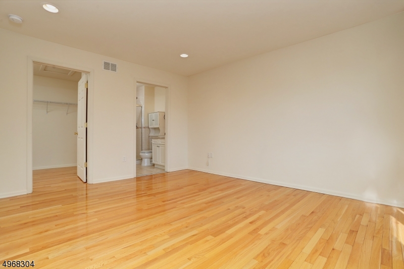 Glenmont Commons - Residential