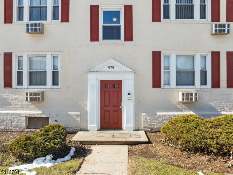 Meadowbrook Village - Residential
