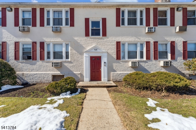 Meadowbrook Village - Residential