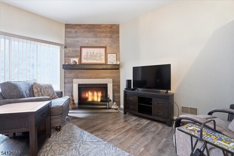 Seasons Glen - Residential