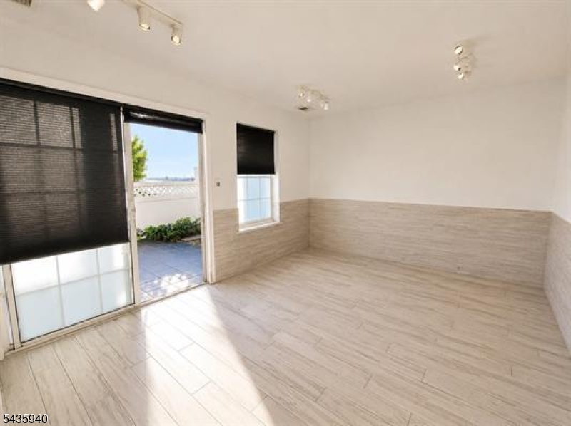 Socierty Hill II - Residential