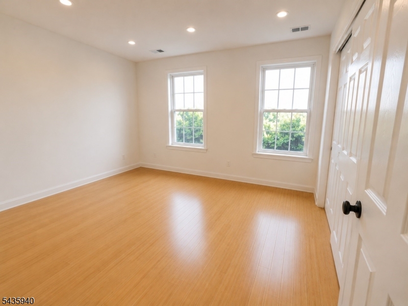 Socierty Hill II - Residential