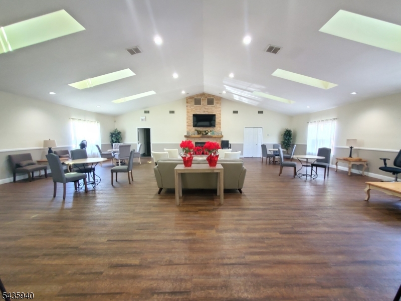 Socierty Hill II - Residential