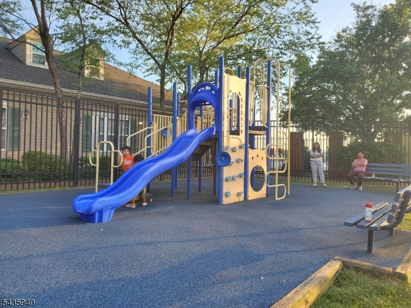 Socierty Hill II - Residential
