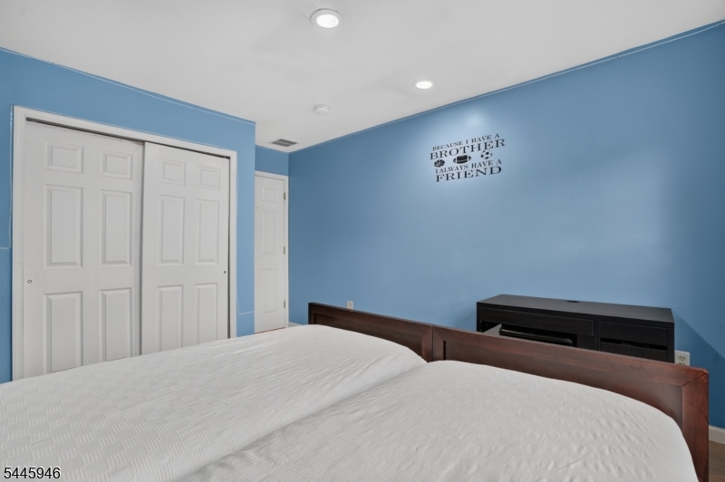 Hamilton Woods - Residential