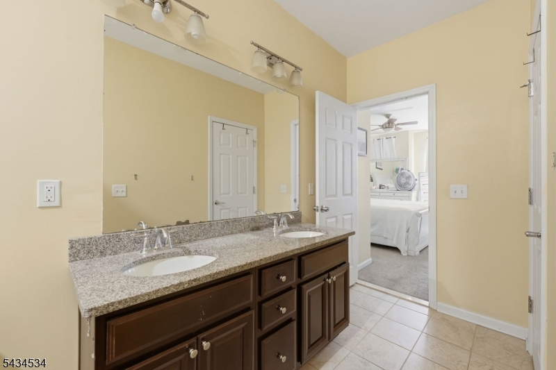 Signature Place - Residential