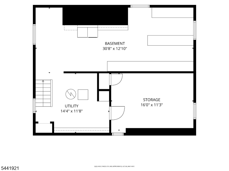 Main image without alt text