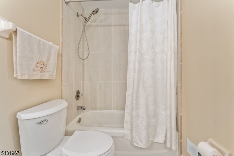 HUNTERDON RIDGE - Residential