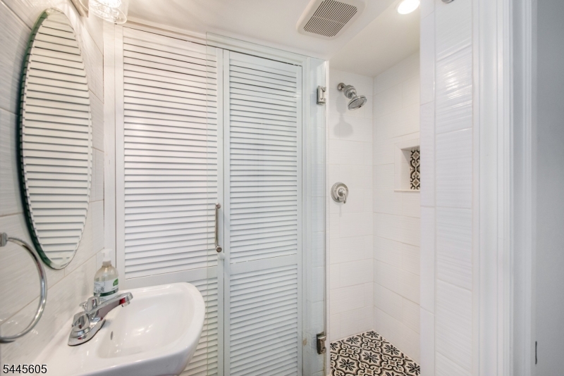Journal Sq/Hilltop - Residential