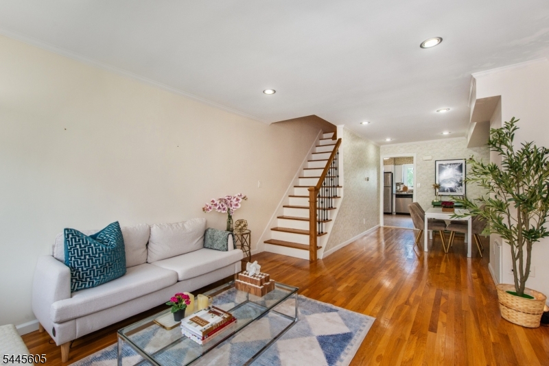 Journal Sq/Hilltop - Residential