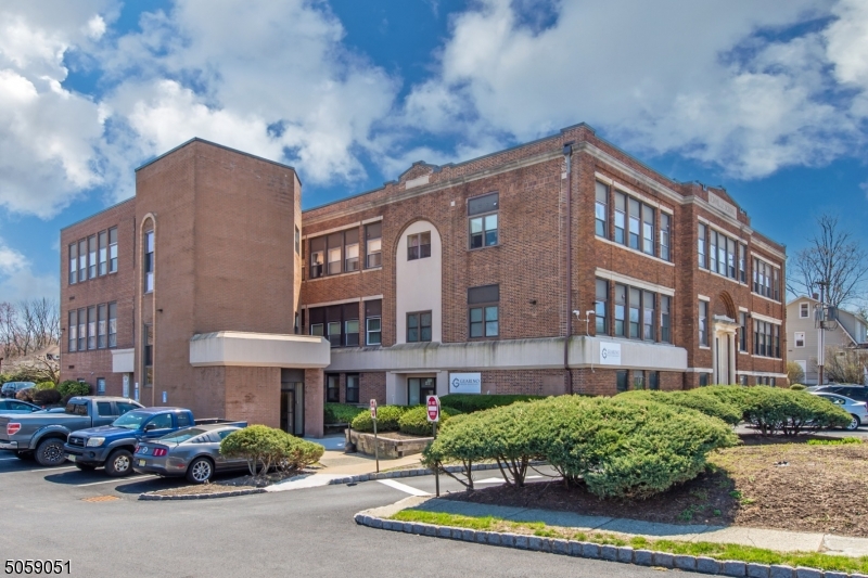 School House Plaza Downtown - Residential
