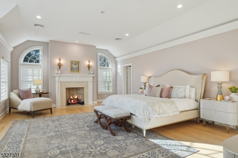 OLD SHORT HILLS - Residential