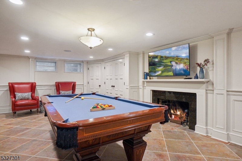 OLD SHORT HILLS - Residential