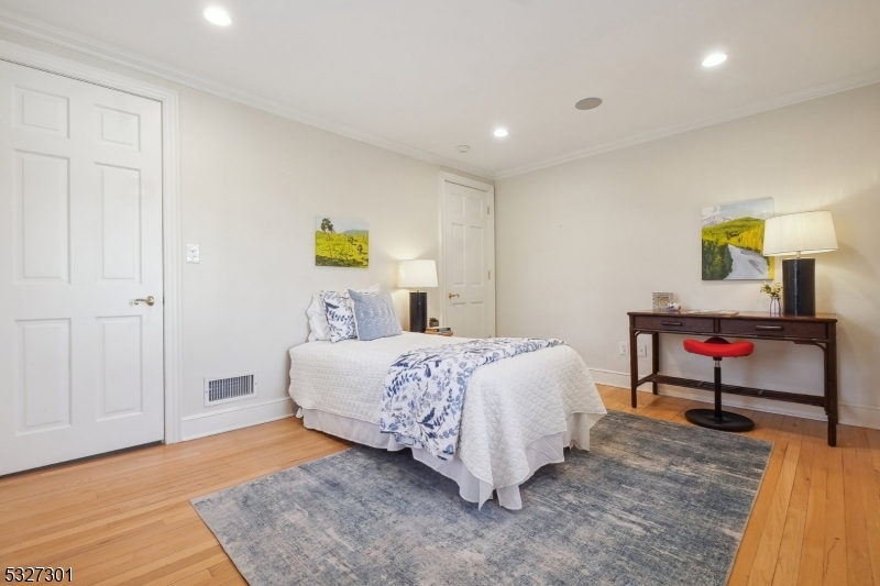 OLD SHORT HILLS - Residential