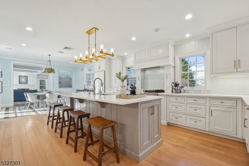 OLD SHORT HILLS - Residential