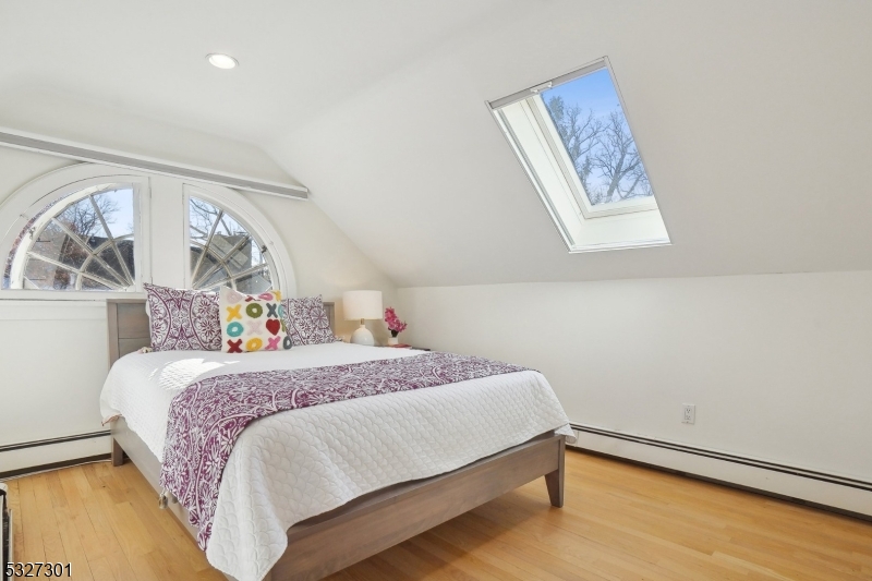 OLD SHORT HILLS - Residential