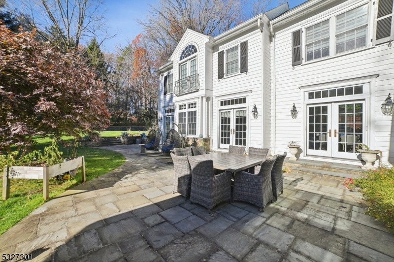 OLD SHORT HILLS - Residential